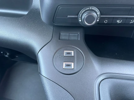 Vehicle Thumbnail 24