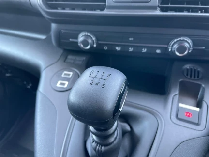 Vehicle Thumbnail 26