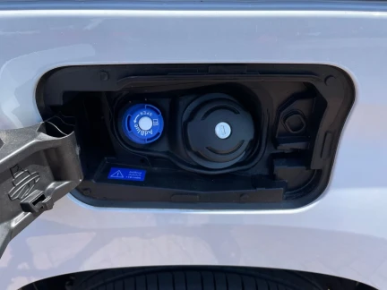 Vehicle Thumbnail 34