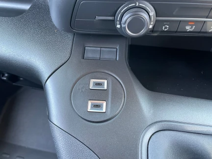 Vehicle Thumbnail 23