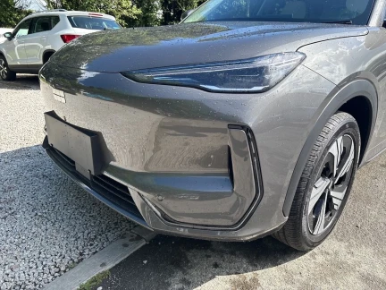 Vehicle Thumbnail 35