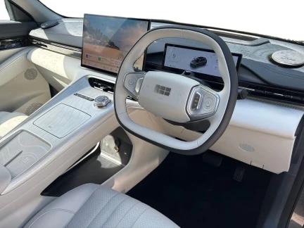 Vehicle Thumbnail 18