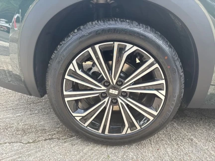 Vehicle Thumbnail 18