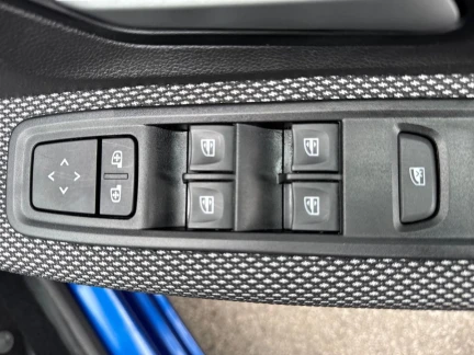 Vehicle Thumbnail 14