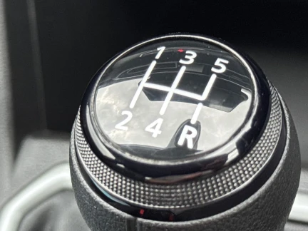 Vehicle Thumbnail 30