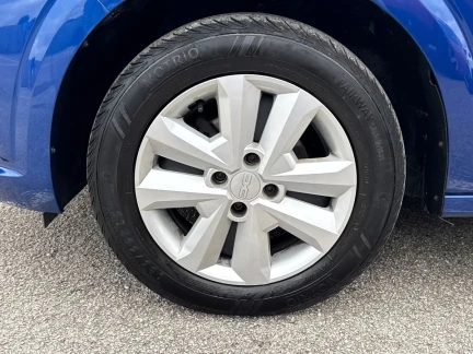 Vehicle Thumbnail 7