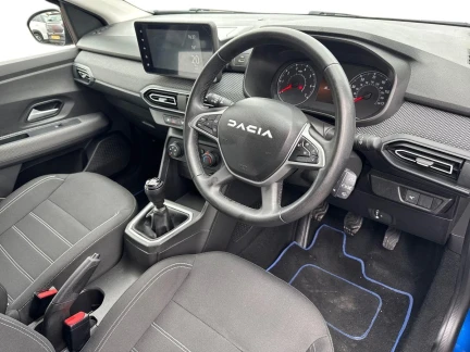 Vehicle Thumbnail 8