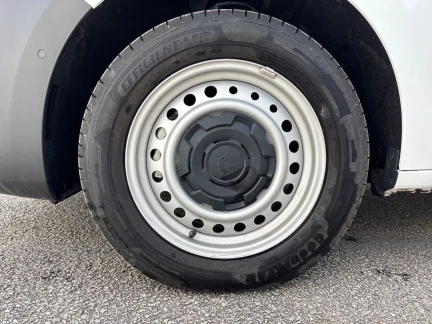 Vehicle Thumbnail 7