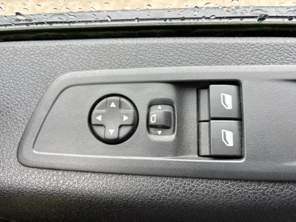 Vehicle Thumbnail 14