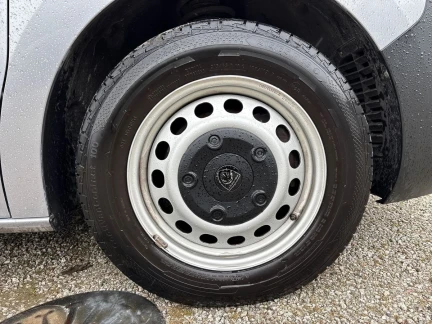 Vehicle Thumbnail 7