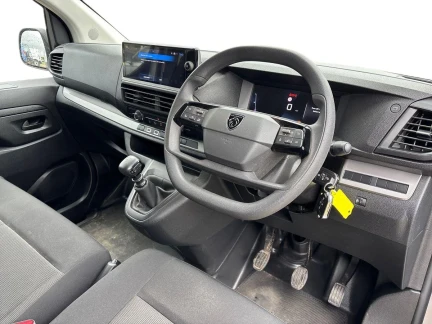 Vehicle Thumbnail 8