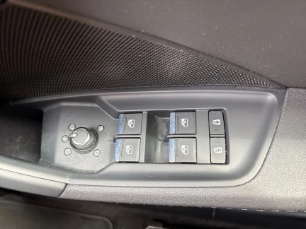Vehicle Thumbnail 14