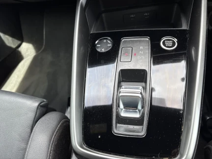 Vehicle Thumbnail 25