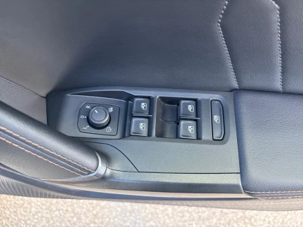 Vehicle Thumbnail 14