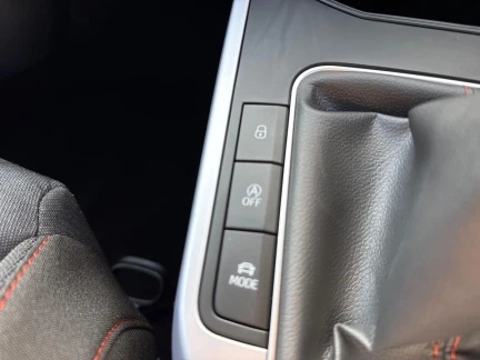 Vehicle Thumbnail 26