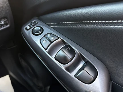 Vehicle Thumbnail 14