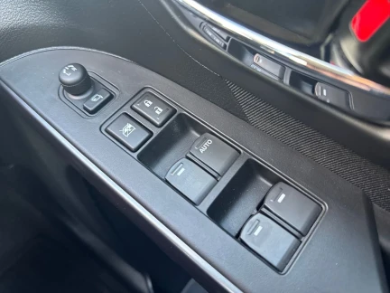 Vehicle Thumbnail 13