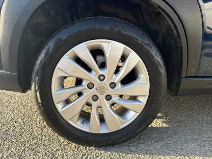 Vehicle Thumbnail 25