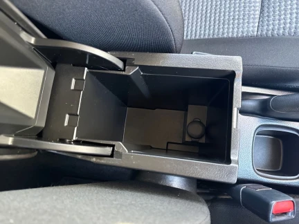 Vehicle Thumbnail 34