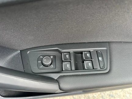 Vehicle Thumbnail 14