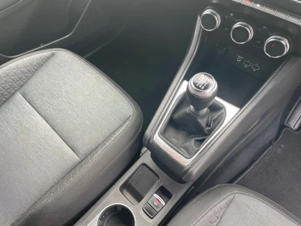 Vehicle Thumbnail 12