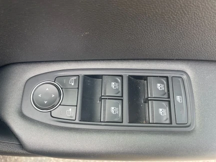 Vehicle Thumbnail 14