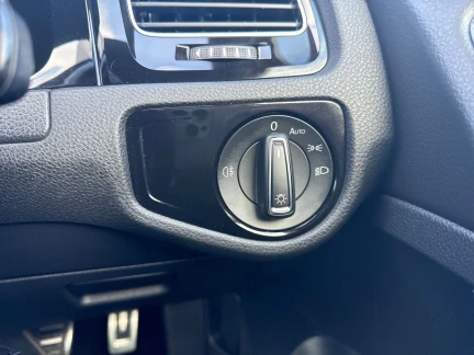 Vehicle Thumbnail 26