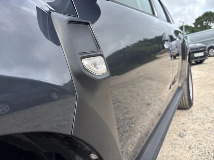 Vehicle Thumbnail 35