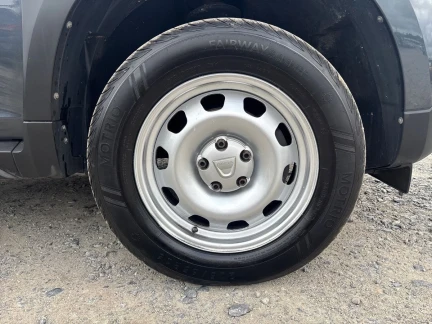 Vehicle Thumbnail 7