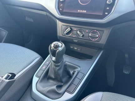 Vehicle Thumbnail 12