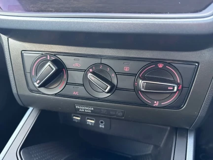 Vehicle Thumbnail 13