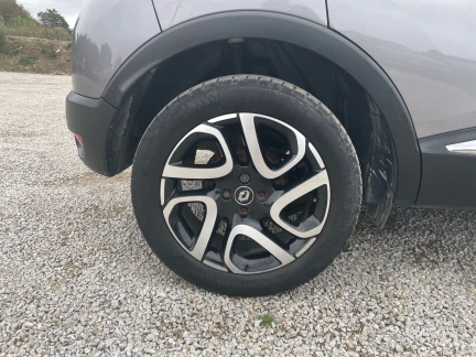 Vehicle Thumbnail 24