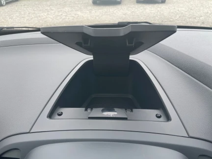 Vehicle Thumbnail 26