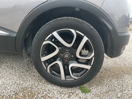 Vehicle Thumbnail 7