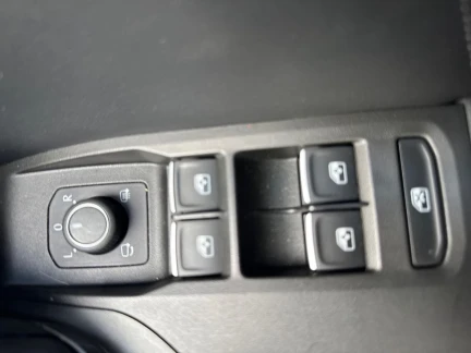 Vehicle Thumbnail 14