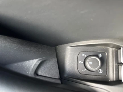 Vehicle Thumbnail 27