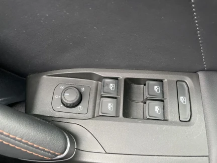 Vehicle Thumbnail 14