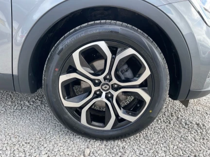Vehicle Thumbnail 7