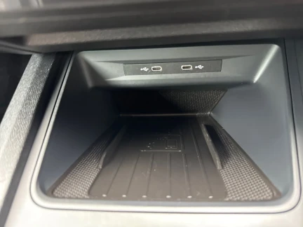 Vehicle Thumbnail 30