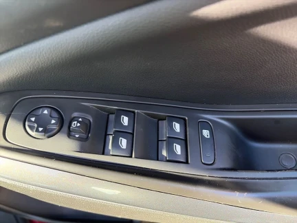 Vehicle Thumbnail 14