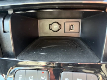 Vehicle Thumbnail 32