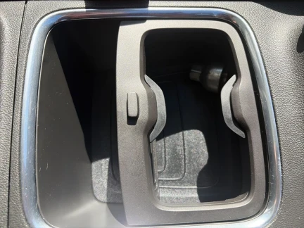 Vehicle Thumbnail 34