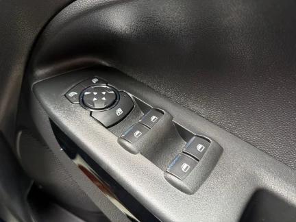 Vehicle Thumbnail 14