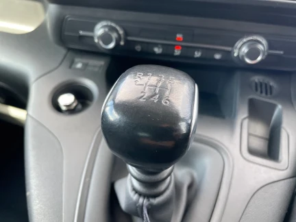 Vehicle Thumbnail 27