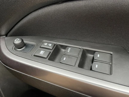 Vehicle Thumbnail 14