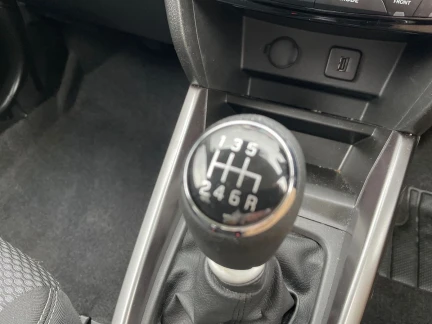 Vehicle Thumbnail 36