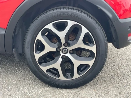Vehicle Thumbnail 6