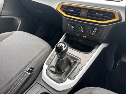 Vehicle Thumbnail 12