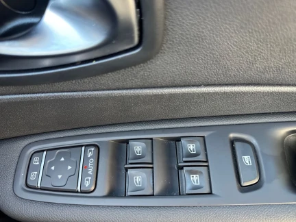 Vehicle Thumbnail 13