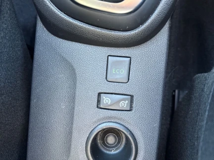 Vehicle Thumbnail 33